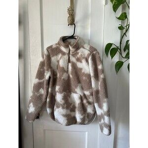 LIV Life Integrity Earth Women’s size Medium cow Sherpa sweater